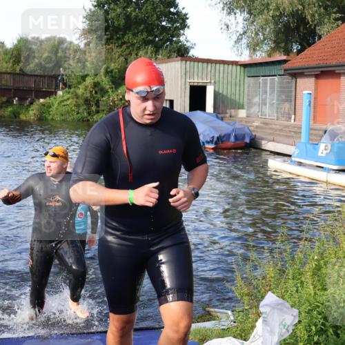 31.08.2025 - Elbe Triathlon Hamburg Luisa Fischer http://msf.ph/oto/8676435 31.08.2025 09:07:40 Schwimmen 402, 487 meine-sportfotos.de