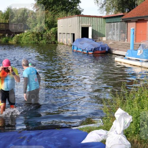 31.08.2025 - Elbe Triathlon Hamburg Luisa Fischer http://msf.ph/oto/8676463 31.08.2025 09:08:28 Schwimmen 500 meine-sportfotos.de