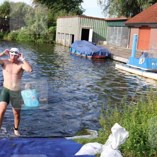 31.08.2025 - Elbe Triathlon Hamburg Luisa Fischer http://msf.ph/oto/8676484 31.08.2025 09:08:38 Schwimmen 399, 633, 636 meine-sportfotos.de