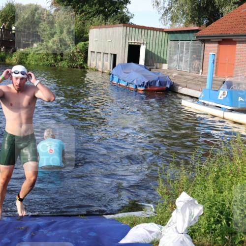 31.08.2025 - Elbe Triathlon Hamburg Luisa Fischer http://msf.ph/oto/8676486 31.08.2025 09:08:38 Schwimmen 399, 633, 636 meine-sportfotos.de