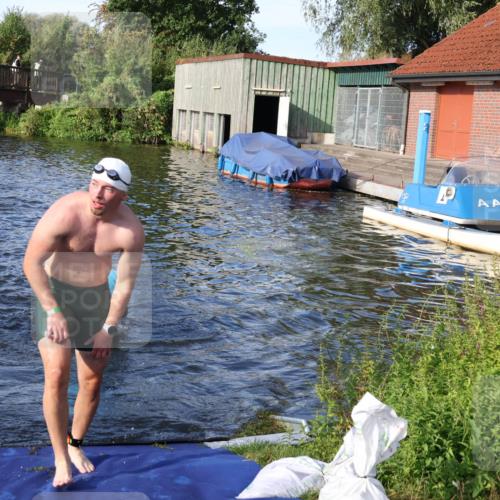 31.08.2025 - Elbe Triathlon Hamburg Luisa Fischer http://msf.ph/oto/8676489 31.08.2025 09:08:39 Schwimmen 399, 633, 636 meine-sportfotos.de