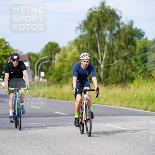 31.08.2025 - Elbe Triathlon Hamburg Michael Burmester http://msf.ph/oto/8676502 31.08.2025 10:24:15 Radfahren 975, 997, 1018, 1047, 1076 meine-sportfotos.de