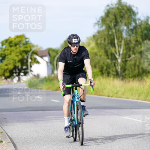 31.08.2025 - Elbe Triathlon Hamburg Michael Burmester http://msf.ph/oto/8676511 31.08.2025 10:24:16 Radfahren 975, 1018, 1047, 1076 meine-sportfotos.de