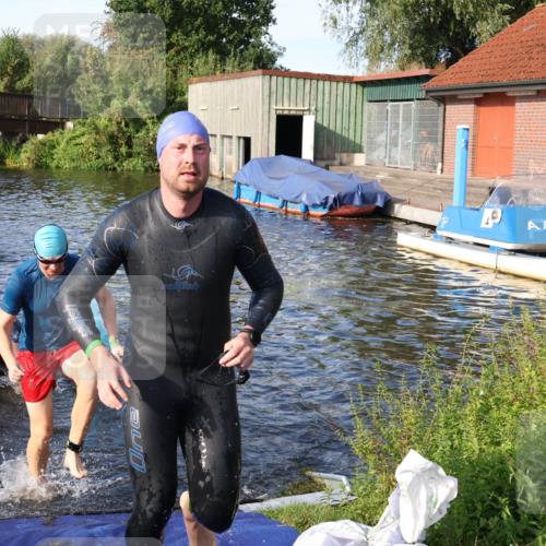 31.08.2025 - Elbe Triathlon Hamburg Luisa Fischer http://msf.ph/oto/8676529 31.08.2025 09:08:58 Schwimmen 418, 422, 472, 497, 521, 925 meine-sportfotos.de