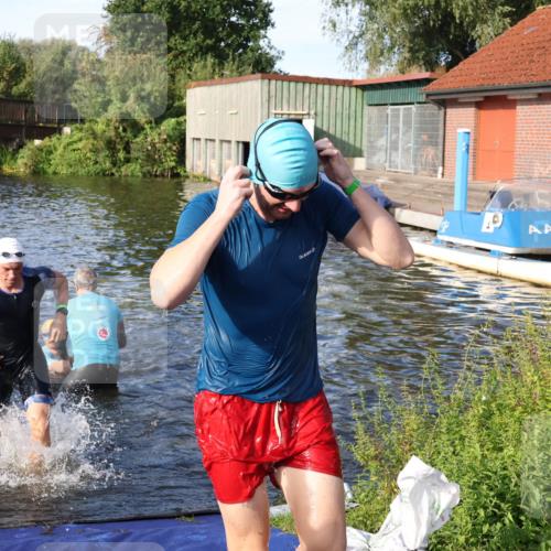 31.08.2025 - Elbe Triathlon Hamburg Luisa Fischer http://msf.ph/oto/8676539 31.08.2025 09:08:59 Schwimmen 418, 472, 497, 521, 925 meine-sportfotos.de