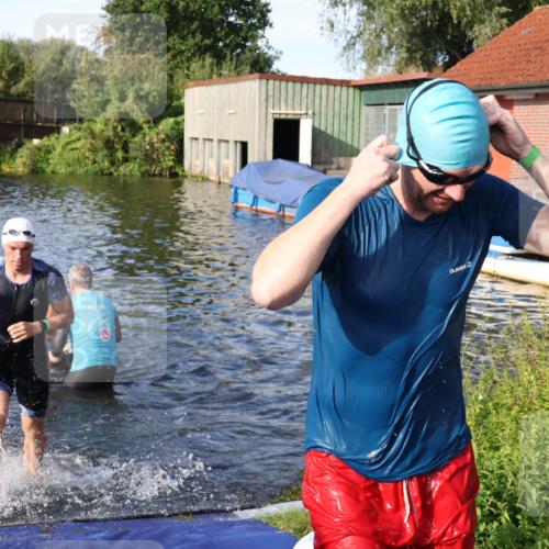 31.08.2025 - Elbe Triathlon Hamburg Luisa Fischer http://msf.ph/oto/8676540 31.08.2025 09:09:00 Schwimmen 418, 472, 497, 521, 925 meine-sportfotos.de