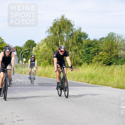 31.08.2025 - Elbe Triathlon Hamburg Michael Burmester http://msf.ph/oto/8676541 31.08.2025 10:24:23 Radfahren 703, 847, 943, 972, 1028, 1047, 1074, 1083, 1099 meine-sportfotos.de