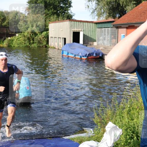 31.08.2025 - Elbe Triathlon Hamburg Luisa Fischer http://msf.ph/oto/8676542 31.08.2025 09:09:00 Schwimmen 418, 472, 497, 521, 925 meine-sportfotos.de
