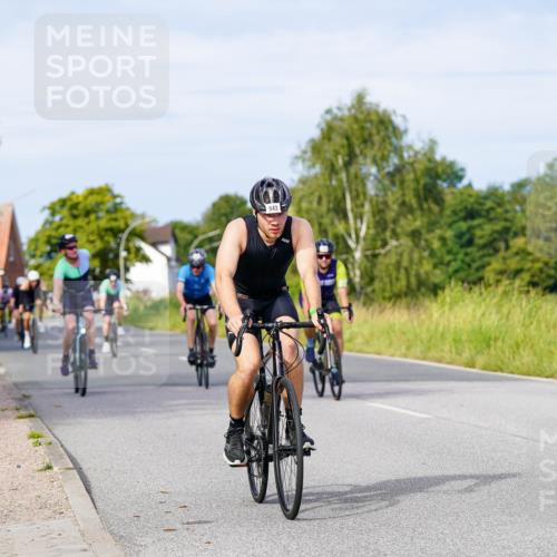 31.08.2025 - Elbe Triathlon Hamburg Michael Burmester http://msf.ph/oto/8676545 31.08.2025 10:24:24 Radfahren 703, 847, 943, 972, 1028, 1047, 1074, 1083, 1099 meine-sportfotos.de