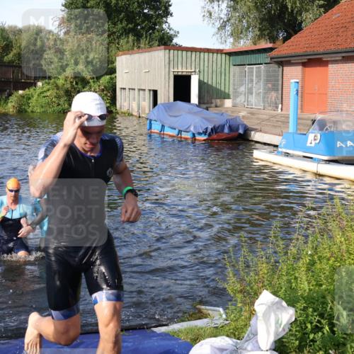 31.08.2025 - Elbe Triathlon Hamburg Luisa Fischer http://msf.ph/oto/8676547 31.08.2025 09:09:01 Schwimmen 418, 472, 497, 521, 925 meine-sportfotos.de