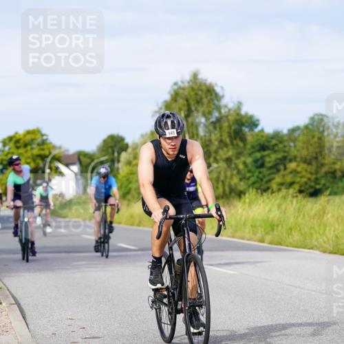 31.08.2025 - Elbe Triathlon Hamburg Michael Burmester http://msf.ph/oto/8676549 31.08.2025 10:24:24 Radfahren 703, 847, 943, 972, 1028, 1047, 1074, 1083, 1099 meine-sportfotos.de