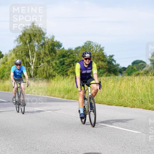 31.08.2025 - Elbe Triathlon Hamburg Michael Burmester http://msf.ph/oto/8676552 31.08.2025 10:24:25 Radfahren 703, 847, 943, 970, 972, 1028, 1074, 1083, 1099 meine-sportfotos.de