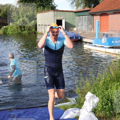 31.08.2025 - Elbe Triathlon Hamburg Luisa Fischer http://msf.ph/oto/8676564 31.08.2025 09:09:05 Schwimmen 418, 472, 511 meine-sportfotos.de