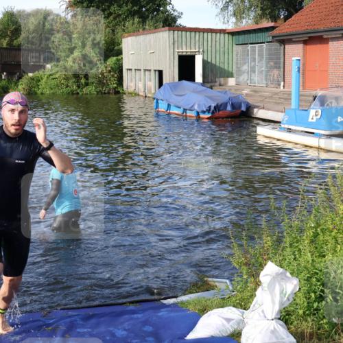 31.08.2025 - Elbe Triathlon Hamburg Luisa Fischer http://msf.ph/oto/8676566 31.08.2025 09:09:08 Schwimmen 418, 472, 511 meine-sportfotos.de