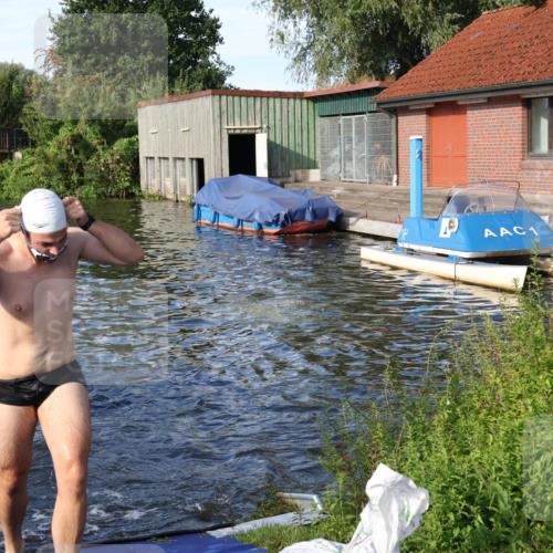 31.08.2025 - Elbe Triathlon Hamburg Luisa Fischer http://msf.ph/oto/8676573 31.08.2025 09:09:19 Schwimmen 406, 417, 651 meine-sportfotos.de