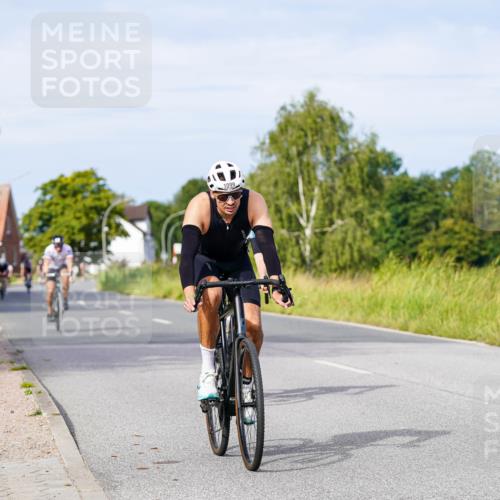 31.08.2025 - Elbe Triathlon Hamburg Michael Burmester http://msf.ph/oto/8676574 31.08.2025 10:24:29 Radfahren 703, 847, 910, 970, 1028, 1074, 1099 meine-sportfotos.de