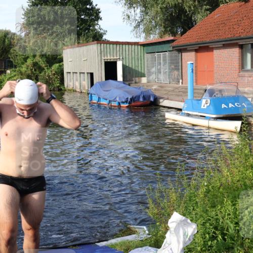 31.08.2025 - Elbe Triathlon Hamburg Luisa Fischer http://msf.ph/oto/8676576 31.08.2025 09:09:19 Schwimmen 406, 417, 651 meine-sportfotos.de