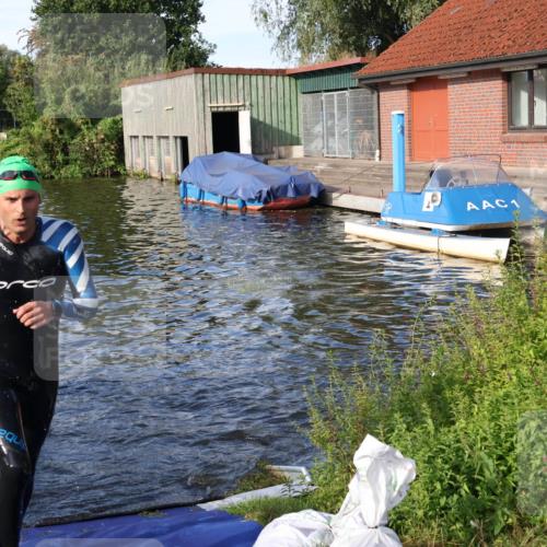 31.08.2025 - Elbe Triathlon Hamburg Luisa Fischer http://msf.ph/oto/8676581 31.08.2025 09:09:23 Schwimmen 406, 417, 546, 651 meine-sportfotos.de