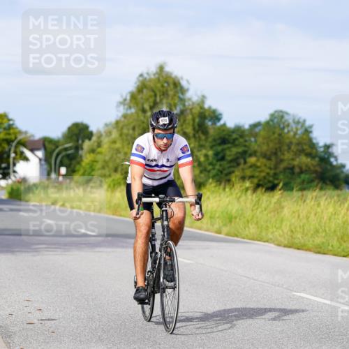 31.08.2025 - Elbe Triathlon Hamburg Michael Burmester http://msf.ph/oto/8676582 31.08.2025 10:24:32 Radfahren 847, 910, 970, 1092, 1099 meine-sportfotos.de