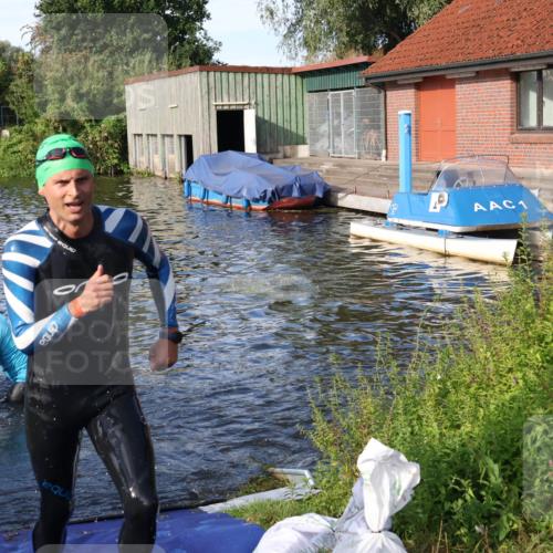 31.08.2025 - Elbe Triathlon Hamburg Luisa Fischer http://msf.ph/oto/8676583 31.08.2025 09:09:23 Schwimmen 406, 417, 546, 651 meine-sportfotos.de