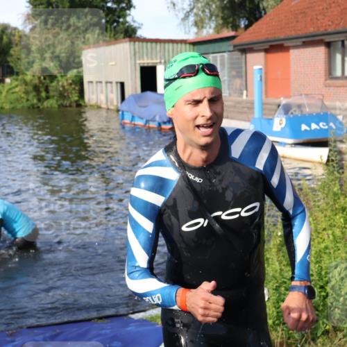 31.08.2025 - Elbe Triathlon Hamburg Luisa Fischer http://msf.ph/oto/8676587 31.08.2025 09:09:24 Schwimmen 406, 546, 651 meine-sportfotos.de