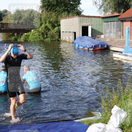 31.08.2025 - Elbe Triathlon Hamburg Luisa Fischer http://msf.ph/oto/8676590 31.08.2025 09:09:27 Schwimmen 406, 546, 651 meine-sportfotos.de