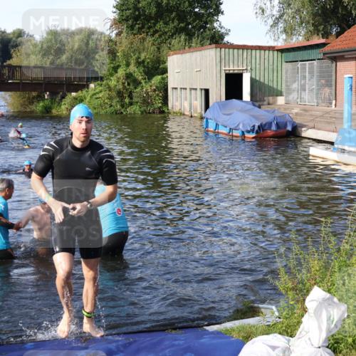 31.08.2025 - Elbe Triathlon Hamburg Luisa Fischer http://msf.ph/oto/8676593 31.08.2025 09:09:28 Schwimmen 406, 546 meine-sportfotos.de