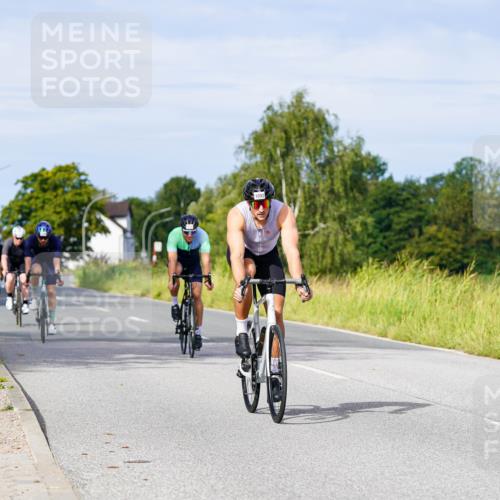 31.08.2025 - Elbe Triathlon Hamburg Michael Burmester http://msf.ph/oto/8676599 31.08.2025 10:24:38 Radfahren 594, 910, 979, 994, 1075, 1080, 1092 meine-sportfotos.de