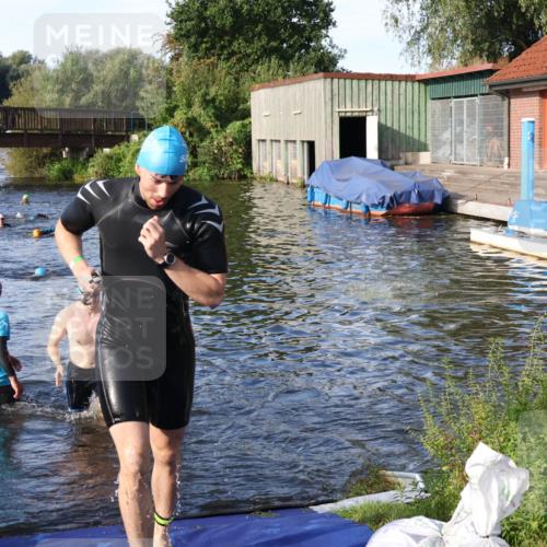 31.08.2025 - Elbe Triathlon Hamburg Luisa Fischer http://msf.ph/oto/8676600 31.08.2025 09:09:29 Schwimmen 406, 546 meine-sportfotos.de
