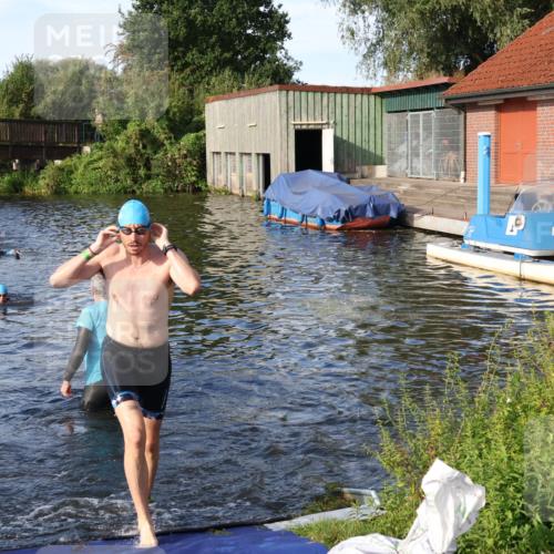 31.08.2025 - Elbe Triathlon Hamburg Luisa Fischer http://msf.ph/oto/8676604 31.08.2025 09:09:31 Schwimmen 406, 546 meine-sportfotos.de