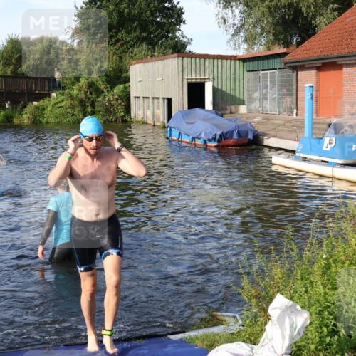 31.08.2025 - Elbe Triathlon Hamburg Luisa Fischer http://msf.ph/oto/8676606 31.08.2025 09:09:31 Schwimmen 406, 546 meine-sportfotos.de