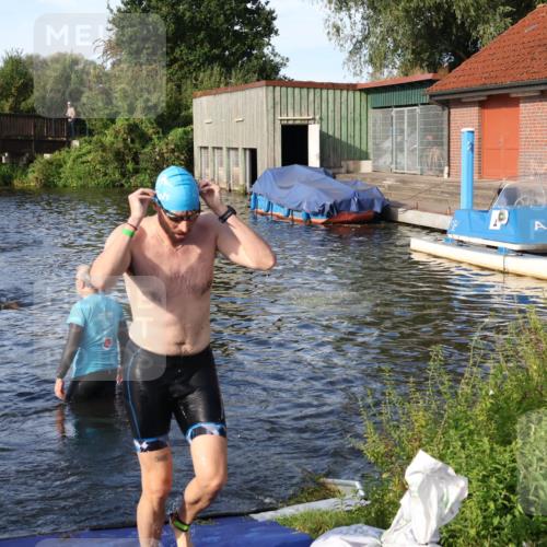 31.08.2025 - Elbe Triathlon Hamburg Luisa Fischer http://msf.ph/oto/8676610 31.08.2025 09:09:32 Schwimmen 406, 546 meine-sportfotos.de