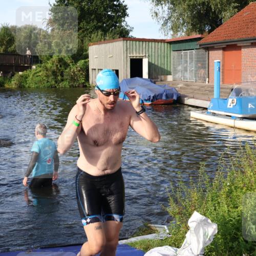 31.08.2025 - Elbe Triathlon Hamburg Luisa Fischer http://msf.ph/oto/8676611 31.08.2025 09:09:32 Schwimmen 406, 546 meine-sportfotos.de