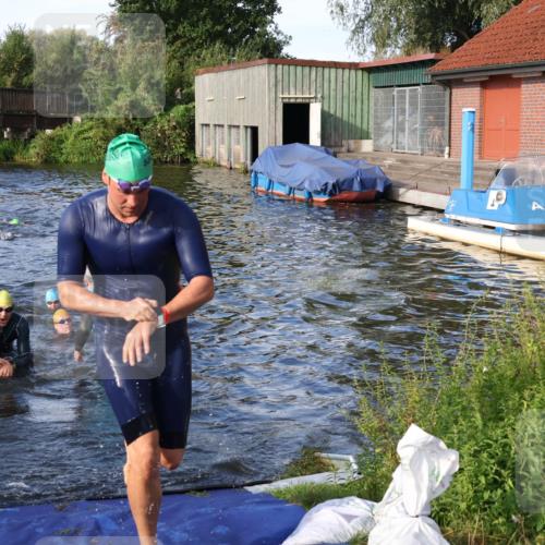 31.08.2025 - Elbe Triathlon Hamburg Luisa Fischer http://msf.ph/oto/8676626 31.08.2025 09:09:52 Schwimmen 459, 481, 561, 589, 646 meine-sportfotos.de