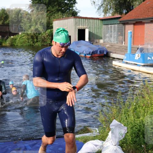31.08.2025 - Elbe Triathlon Hamburg Luisa Fischer http://msf.ph/oto/8676628 31.08.2025 09:09:52 Schwimmen 459, 481, 561, 589, 646 meine-sportfotos.de
