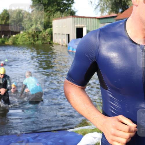 31.08.2025 - Elbe Triathlon Hamburg Luisa Fischer http://msf.ph/oto/8676632 31.08.2025 09:09:53 Schwimmen 459, 481, 561, 589, 646 meine-sportfotos.de