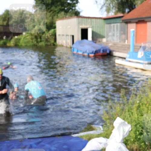 31.08.2025 - Elbe Triathlon Hamburg Luisa Fischer http://msf.ph/oto/8676634 31.08.2025 09:09:54 Schwimmen 459, 481, 561, 589, 646 meine-sportfotos.de