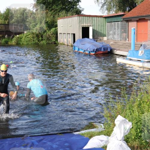 31.08.2025 - Elbe Triathlon Hamburg Luisa Fischer http://msf.ph/oto/8676635 31.08.2025 09:09:54 Schwimmen 459, 481, 561, 589, 646 meine-sportfotos.de