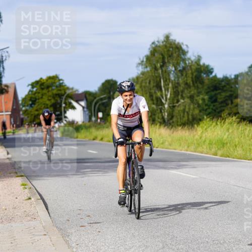 31.08.2025 - Elbe Triathlon Hamburg Michael Burmester http://msf.ph/oto/8676640 31.08.2025 10:24:45 Radfahren 594, 677, 863, 994, 1075 meine-sportfotos.de
