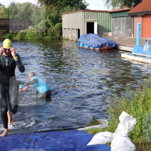 31.08.2025 - Elbe Triathlon Hamburg Luisa Fischer http://msf.ph/oto/8676644 31.08.2025 09:09:55 Schwimmen 459, 481, 561, 589, 646 meine-sportfotos.de