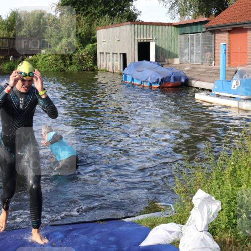 31.08.2025 - Elbe Triathlon Hamburg Luisa Fischer http://msf.ph/oto/8676645 31.08.2025 09:09:56 Schwimmen 459, 481, 561, 589, 646 meine-sportfotos.de