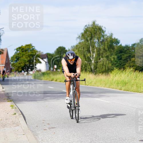 31.08.2025 - Elbe Triathlon Hamburg Michael Burmester http://msf.ph/oto/8676649 31.08.2025 10:24:47 Radfahren 677, 863, 994 meine-sportfotos.de