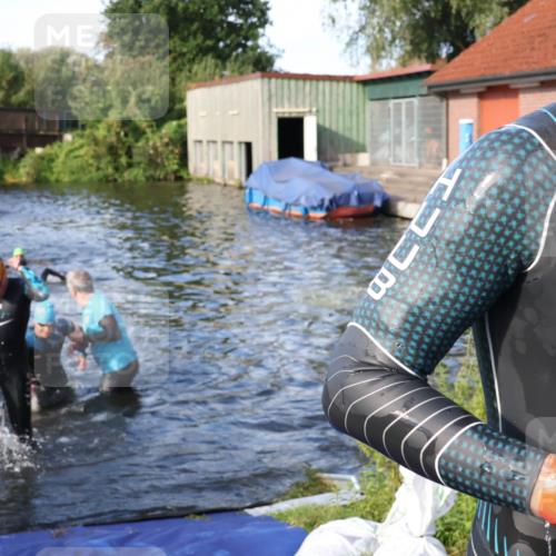 31.08.2025 - Elbe Triathlon Hamburg Luisa Fischer http://msf.ph/oto/8676655 31.08.2025 09:09:57 Schwimmen 459, 481, 589, 646 meine-sportfotos.de