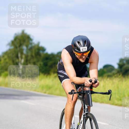 31.08.2025 - Elbe Triathlon Hamburg Michael Burmester http://msf.ph/oto/8676656 31.08.2025 10:24:48 Radfahren 677, 863 meine-sportfotos.de