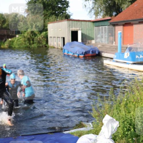 31.08.2025 - Elbe Triathlon Hamburg Luisa Fischer http://msf.ph/oto/8676658 31.08.2025 09:09:58 Schwimmen 459, 481, 589, 646 meine-sportfotos.de