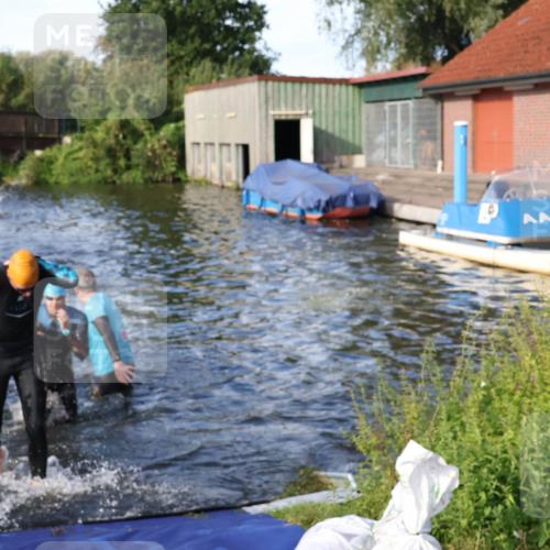 31.08.2025 - Elbe Triathlon Hamburg Luisa Fischer http://msf.ph/oto/8676659 31.08.2025 09:09:58 Schwimmen 459, 481, 589, 646 meine-sportfotos.de