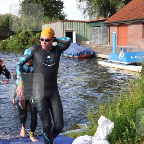 31.08.2025 - Elbe Triathlon Hamburg Luisa Fischer http://msf.ph/oto/8676674 31.08.2025 09:10:01 Schwimmen 459, 481, 589 meine-sportfotos.de