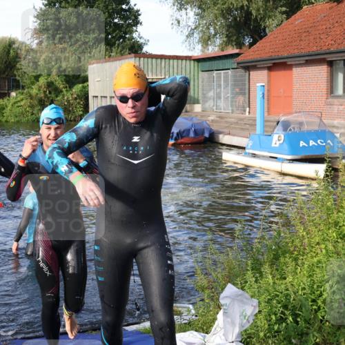 31.08.2025 - Elbe Triathlon Hamburg Luisa Fischer http://msf.ph/oto/8676675 31.08.2025 09:10:01 Schwimmen 459, 481, 589 meine-sportfotos.de