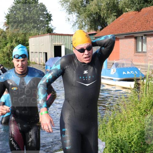 31.08.2025 - Elbe Triathlon Hamburg Luisa Fischer http://msf.ph/oto/8676679 31.08.2025 09:10:02 Schwimmen 459, 481, 589, 658 meine-sportfotos.de