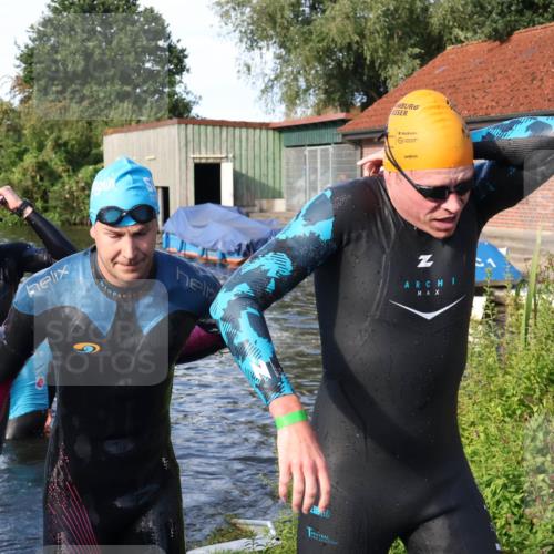 31.08.2025 - Elbe Triathlon Hamburg Luisa Fischer http://msf.ph/oto/8676681 31.08.2025 09:10:02 Schwimmen 459, 481, 589, 658 meine-sportfotos.de